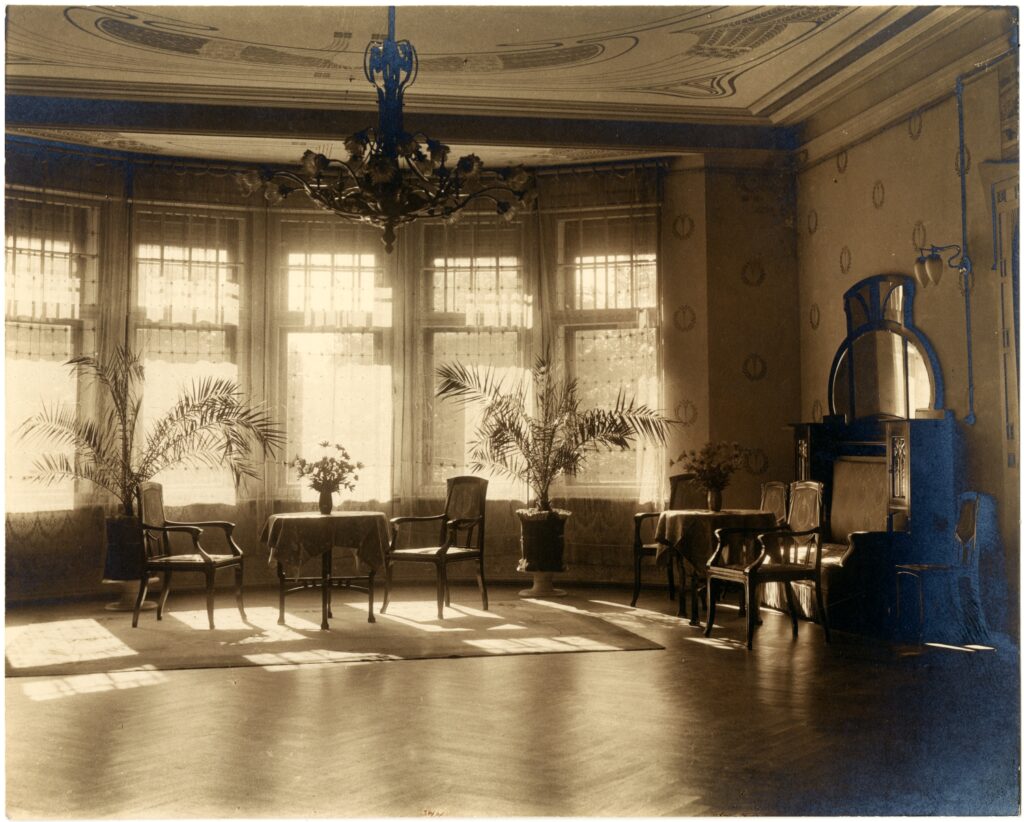 Ammende villa fotoalbum, saal