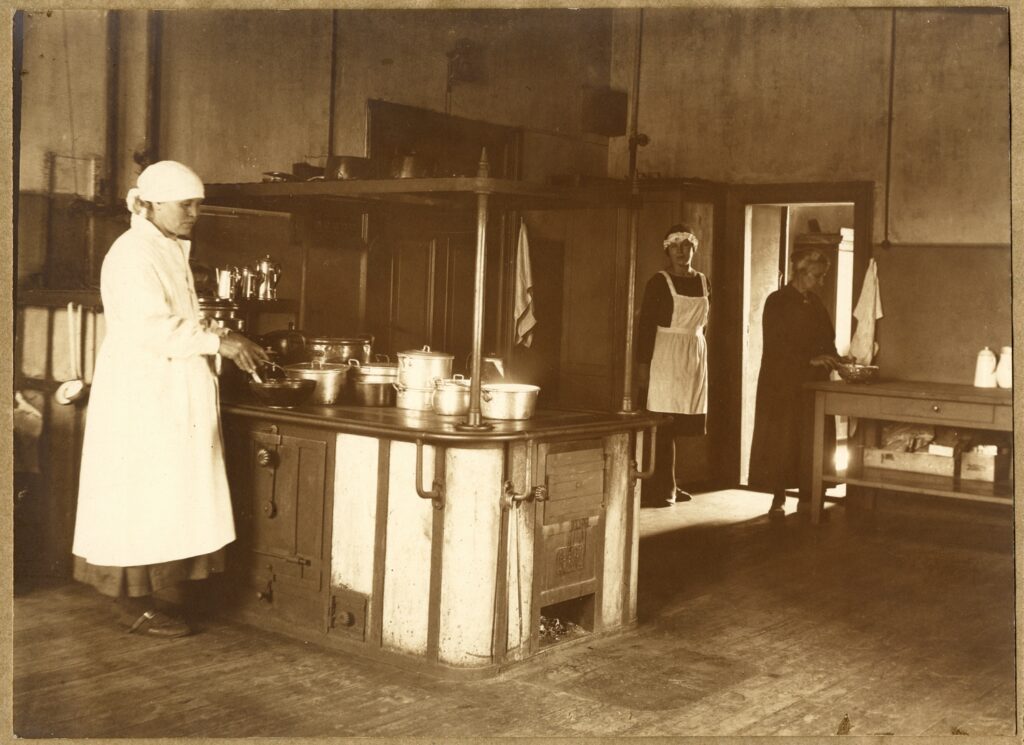 Villa Ammende kitchen, photo from villas album.