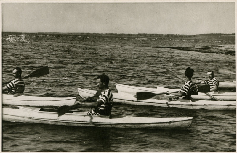 Fotol vasakul Edgar Johan Kuusik, paremal Hanno Kompus, keskel Leopold Tõnson ja Ferdinand Lindeman