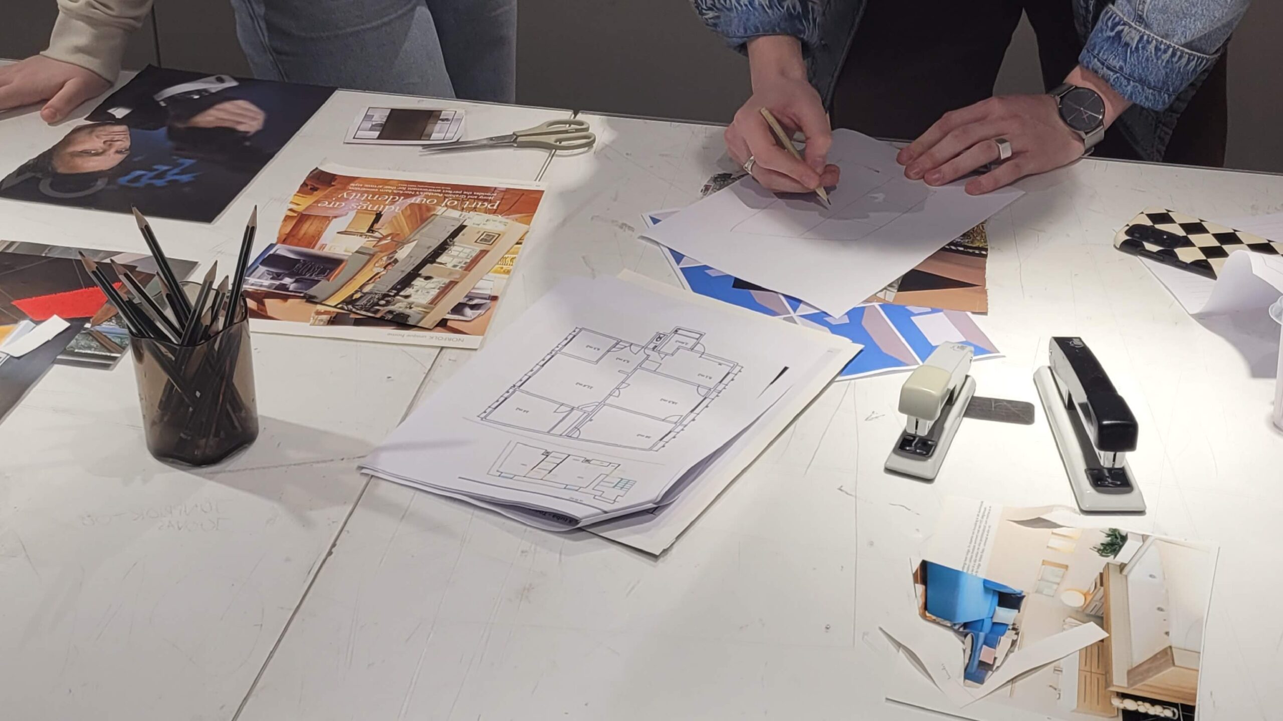 Sisekujundustunni töölaud