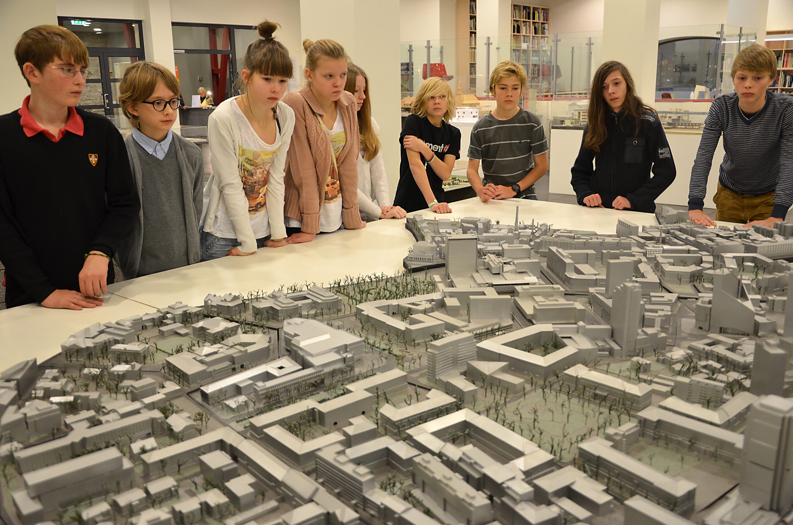 haridusprogramm Tallinna kesklinna maketi juures